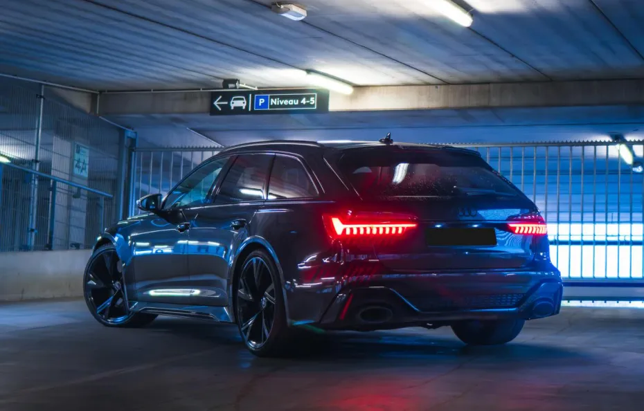 huur Audi RS6 Performance 1