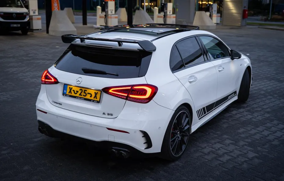 huur Mercedes Benz A35 AMG