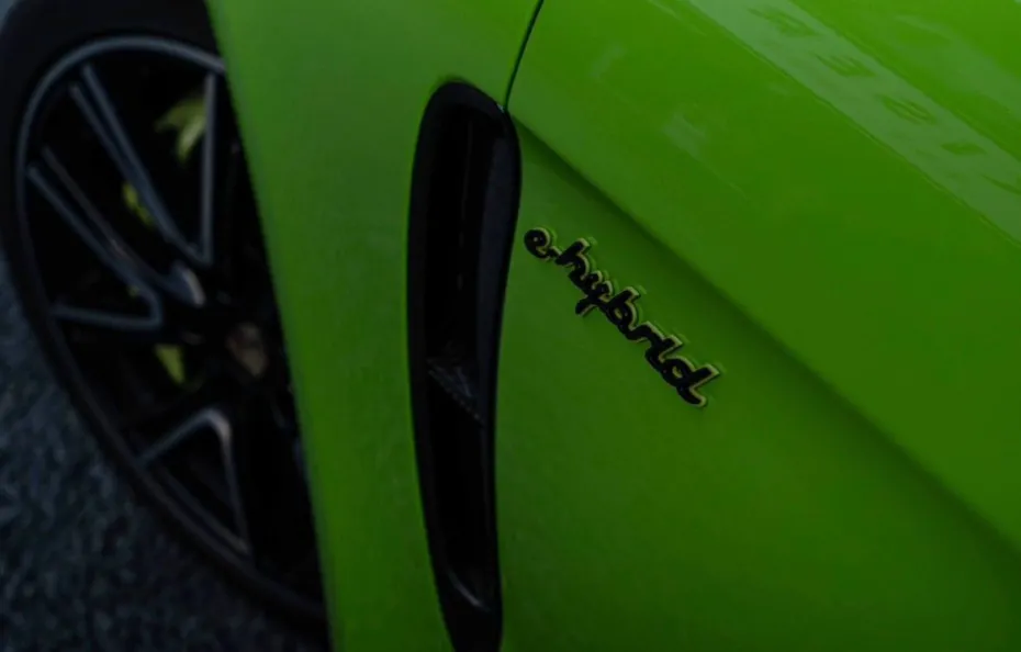 huur Porsche Panamera 4S