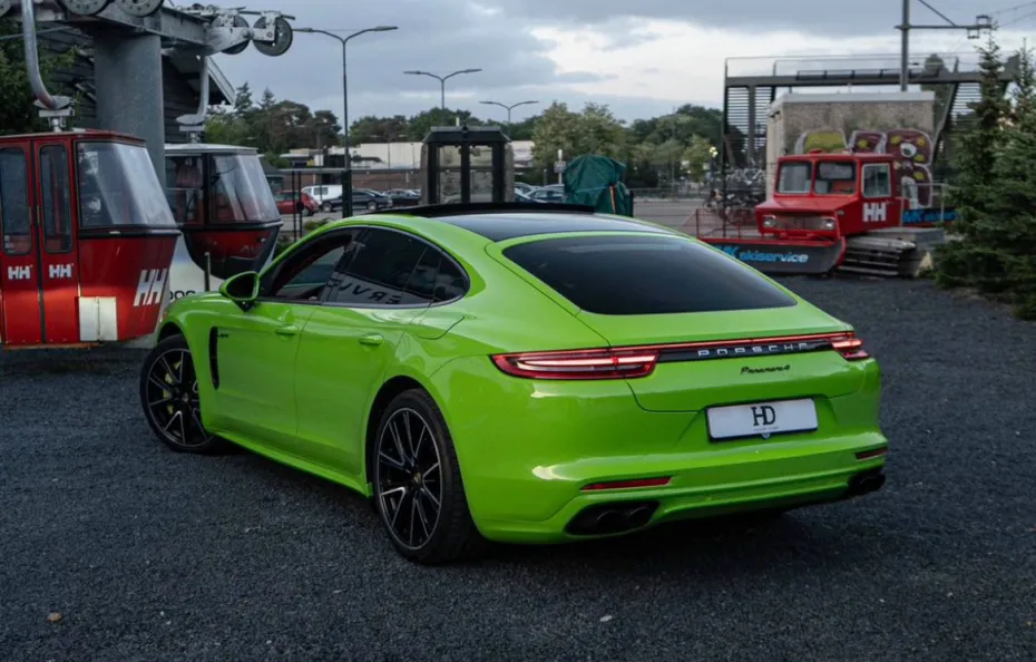 huur Porsche Panamera 4S