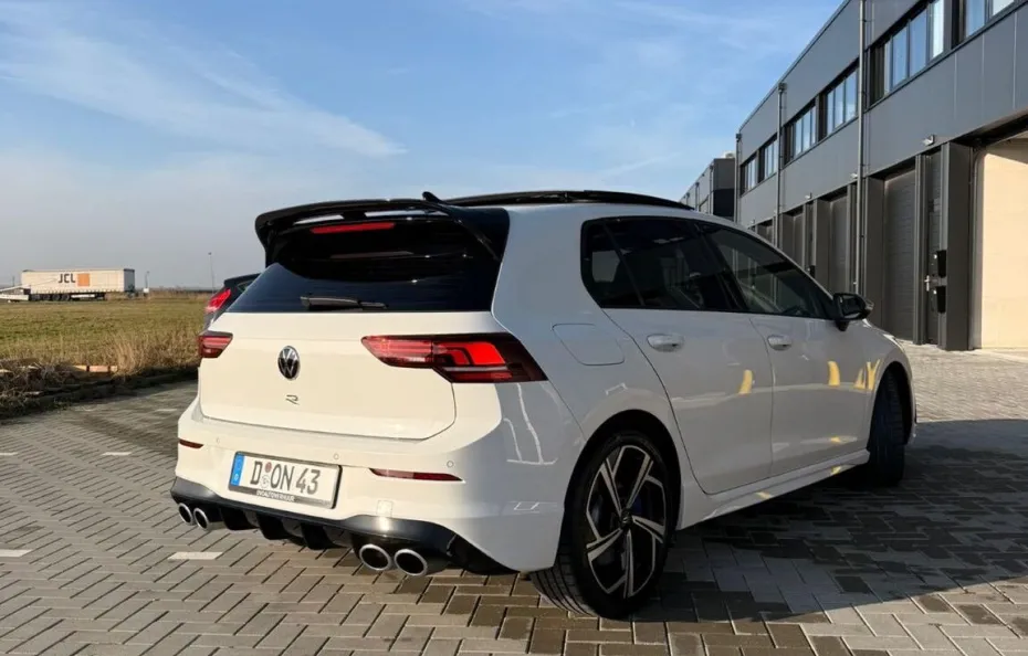 huur Volkswagen Golf 8.5R 1