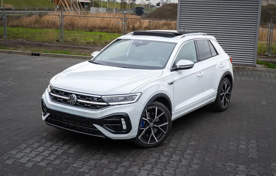 huur Volkswagen T-Roc R + Akra 1