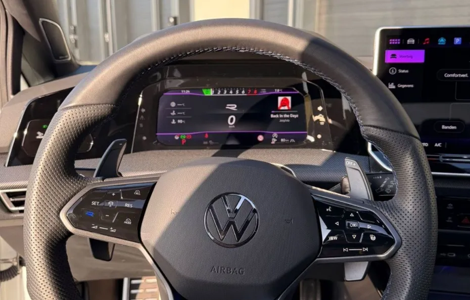 huur Volkswagen Golf 8.5R 1