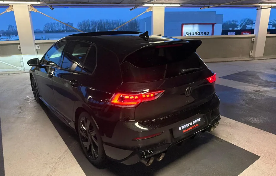 huur Volkswagen Golf 8.5R + Akra