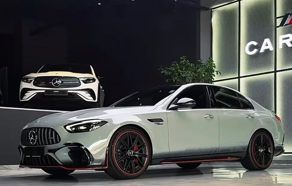 huur Mercedes Benz C63s AMG F1 1