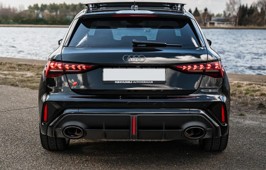 huur Audi RS3 Sportback (2025) Maxhunaj Autoverhuur
