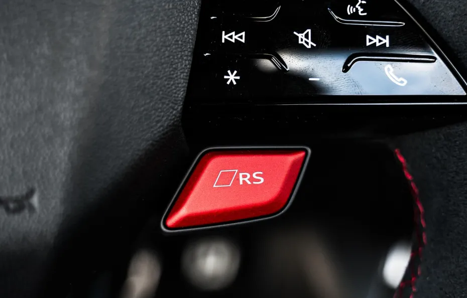 huur Audi RS3 Sportback (2025) Maxhunaj Autoverhuur