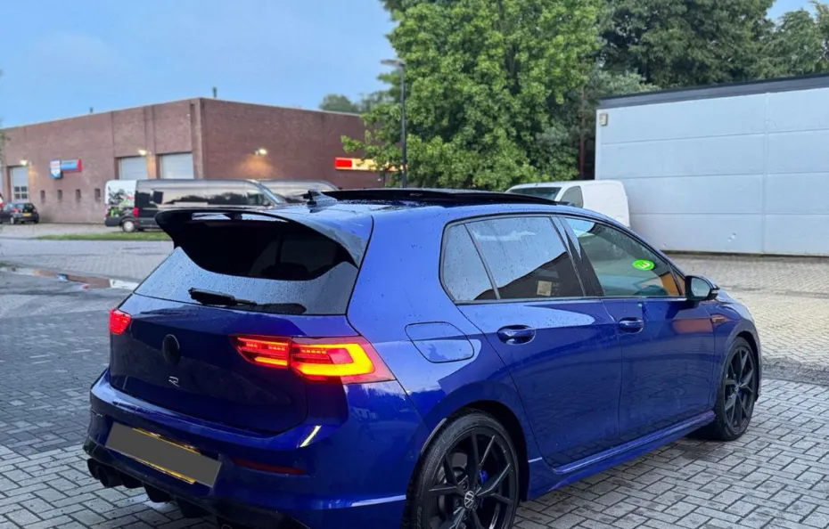 huur Volkswagen Golf 8R + Akra Autoflex Direct