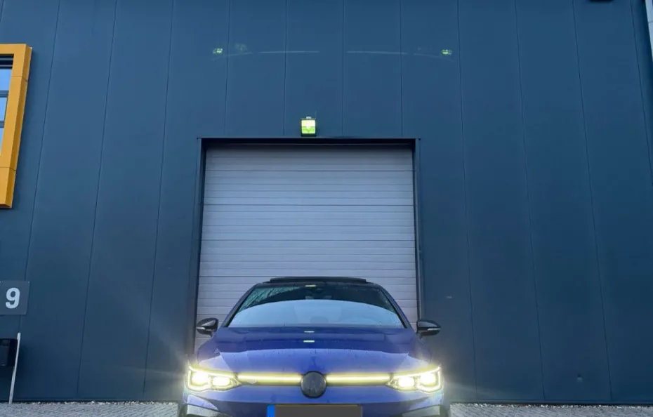 huur Volkswagen Golf 8R + Akra Autoflex Direct