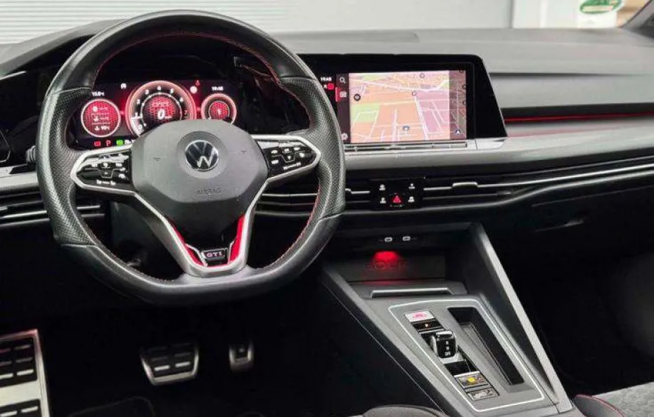 huur Volkswagen Golf 8 GTI Clubsport Royal Drive