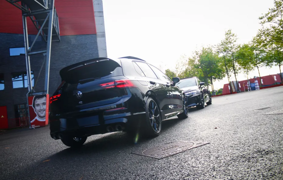 huur Volkswagen Golf 8R + Akra BORZ Rental 1