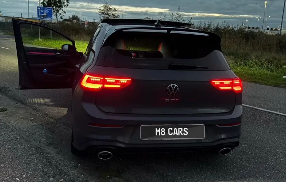 huur Volkswagen Golf 8 GTI Clubsport M8CARSS