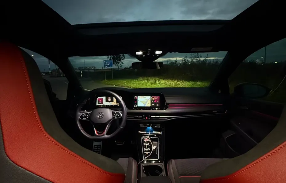 huur Volkswagen Golf 8 GTI Clubsport M8CARSS