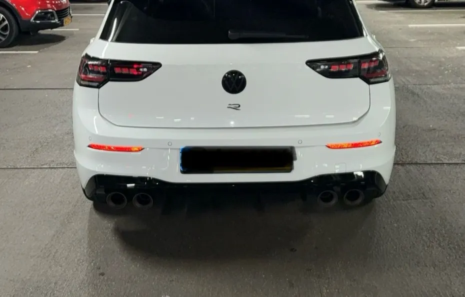 huur Volkswagen Golf 8.5R + Akra AB Verhuur