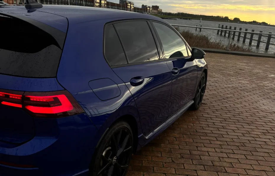 huur Volkswagen Golf 8R + Akra MONFRERECARS