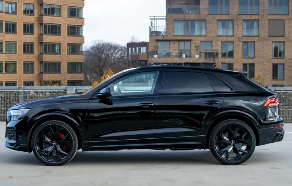 huur Audi RSQ8 Performance LUXEVERHUUR