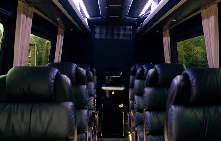 huur Mercedes Sprinter VIP Bus Clipers Verhuur