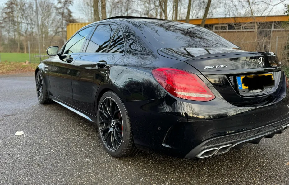 huur Mercedes Benz C63s AMG (Stage 2) DA Rental