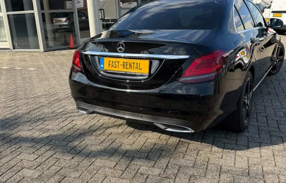huur Mercedes Benz C180 1