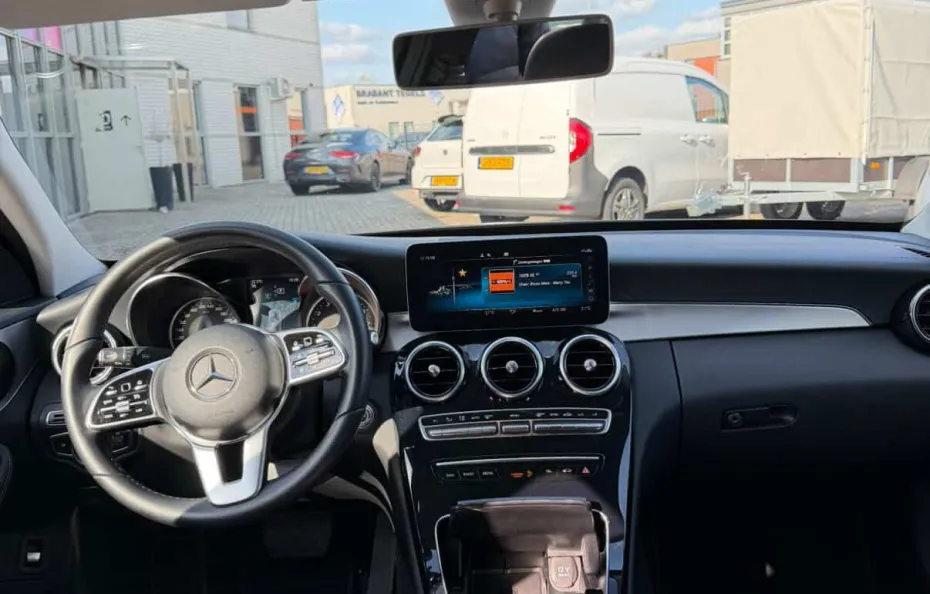 huur Mercedes Benz C180