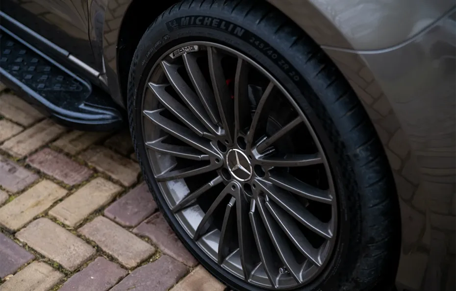 huur Mercedes Benz Vito VIP Bus 1