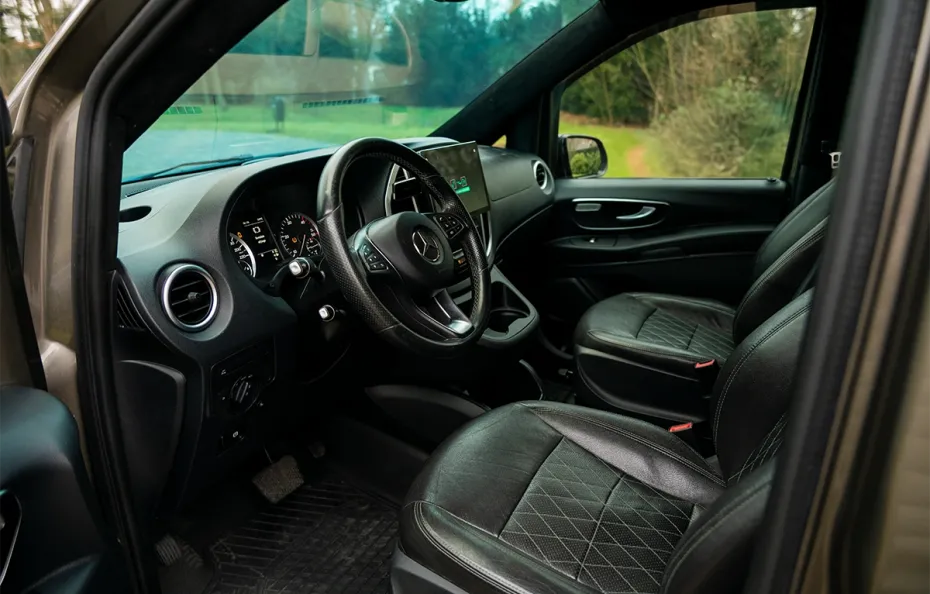 huur Mercedes Benz Vito VIP Bus 1