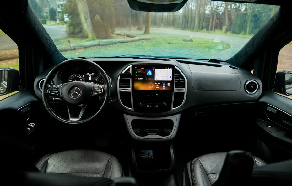 huur Mercedes Benz Vito VIP Bus 1