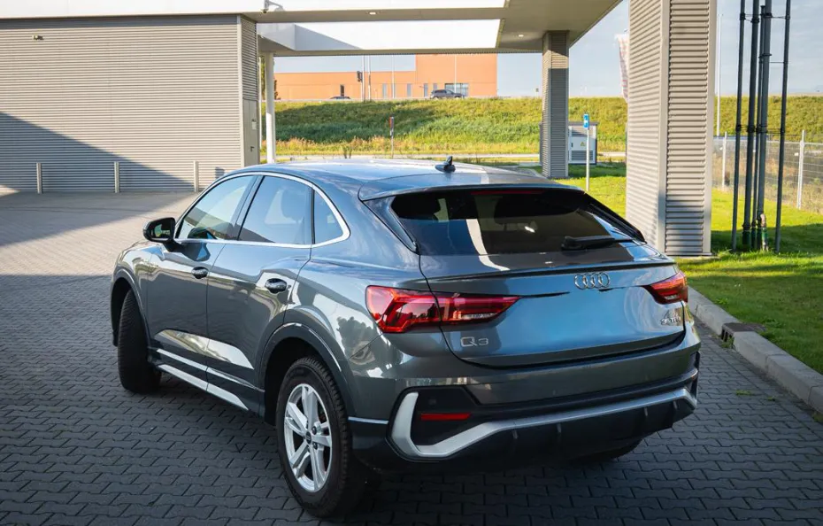 huur Audi Q3 S-Line 1