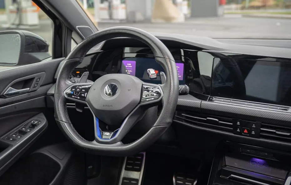 huur Volkswagen Golf 8R 1