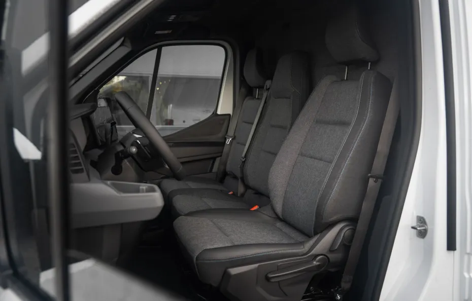 huur Nissan Interstar 1