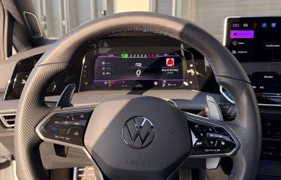 huur Volkswagen Golf 8.5R 1