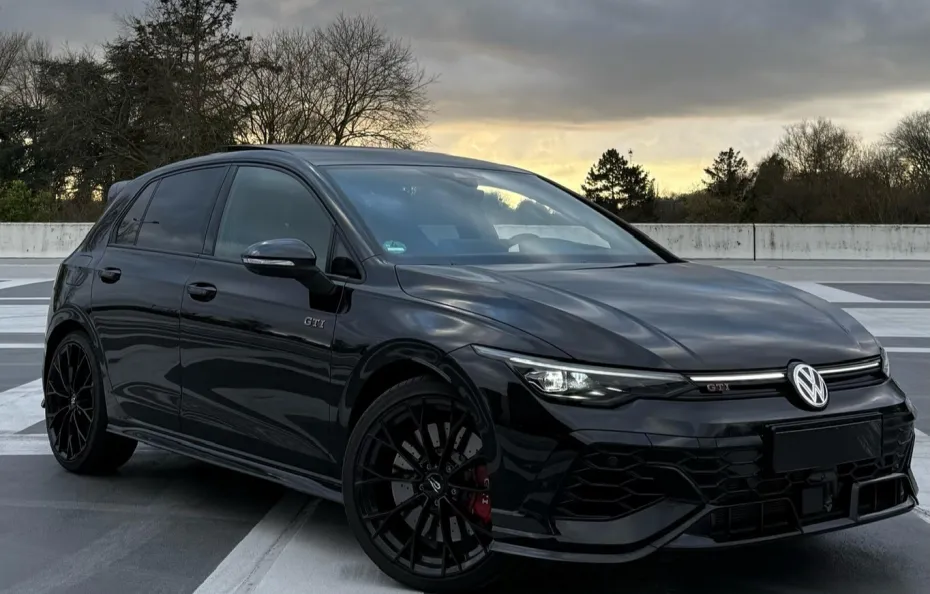 huur Volkswagen Golf 8.5 GTI Clubsport 1