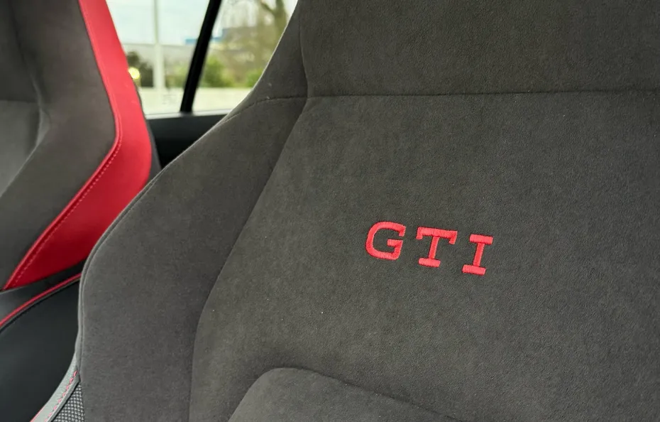 huur Volkswagen Golf 8.5 GTI Clubsport 1