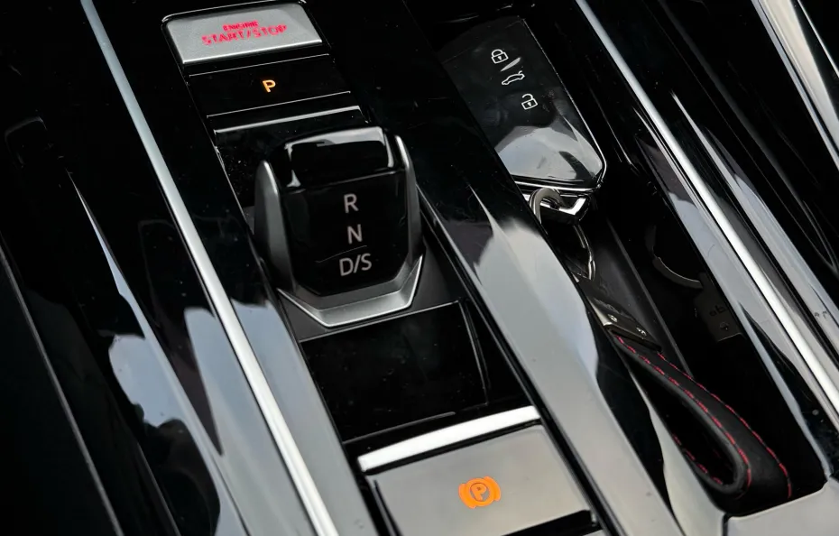 huur Volkswagen Golf 8.5 GTI Clubsport 1