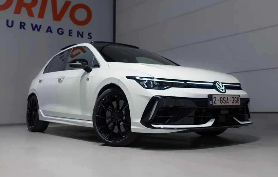 huur Volkswagen Golf 8.5R Black Edition 1