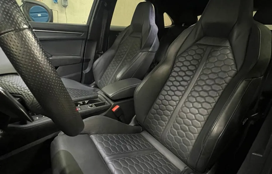 huur Audi RSQ3 Sportback 1