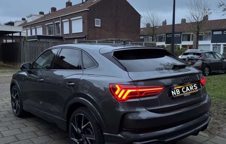 huur Audi RSQ3 Sportback 1