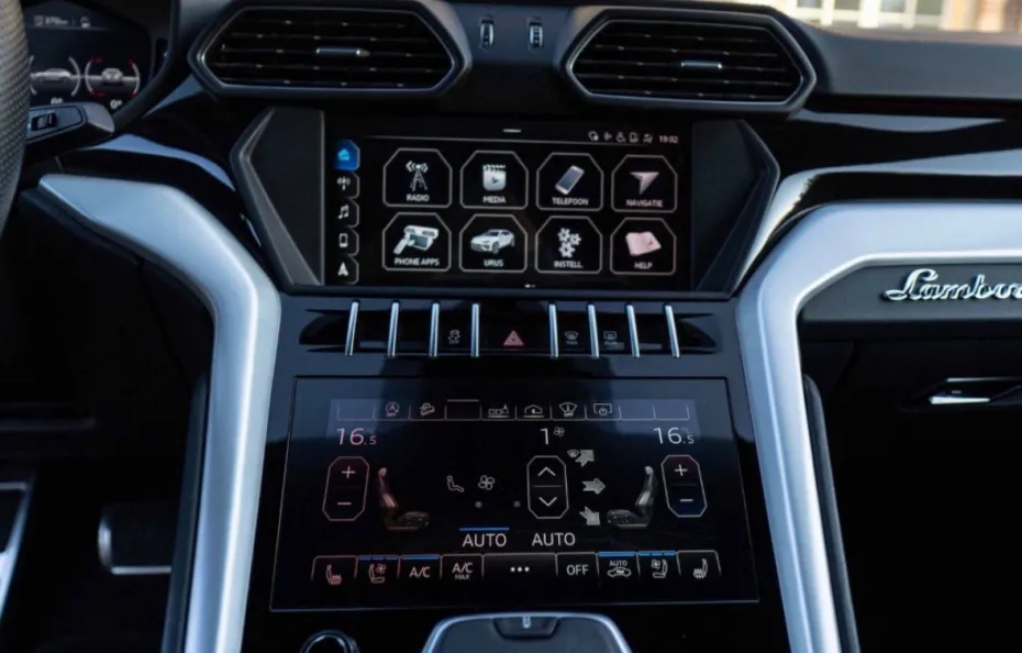 huur Lamborghini Urus 1