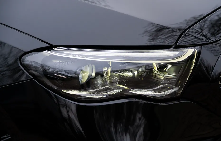 huur Mercedes Benz E300e 1