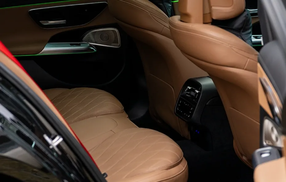 huur Mercedes Benz E300e 1