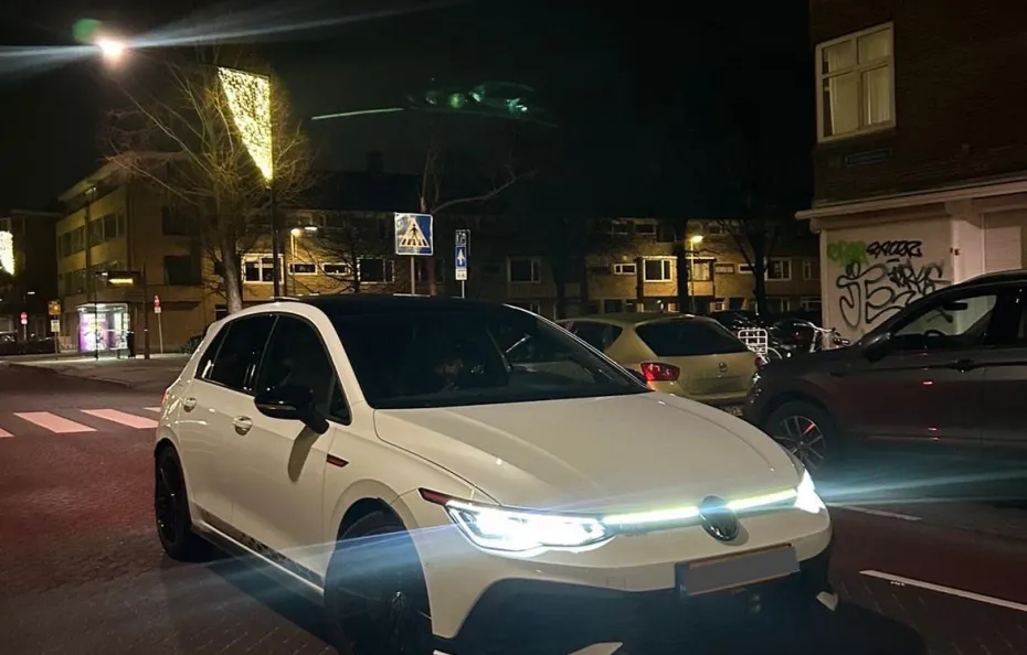 huur Volkswagen Golf 8 GTI 45 Jahre 1