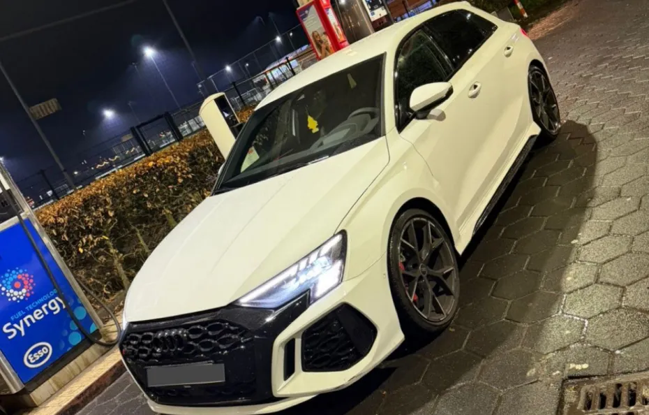 huur Audi RS3 Sportback 1