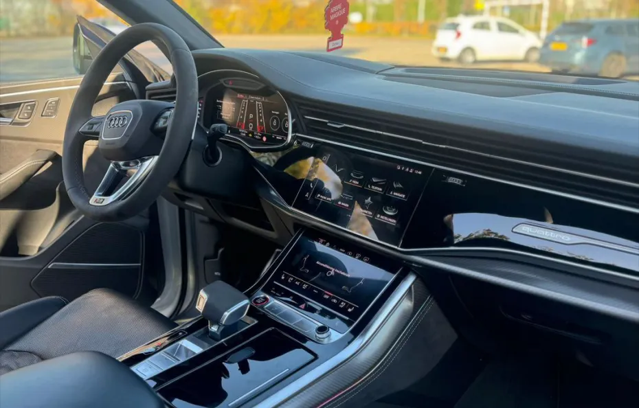huur Audi RSQ8 Performance