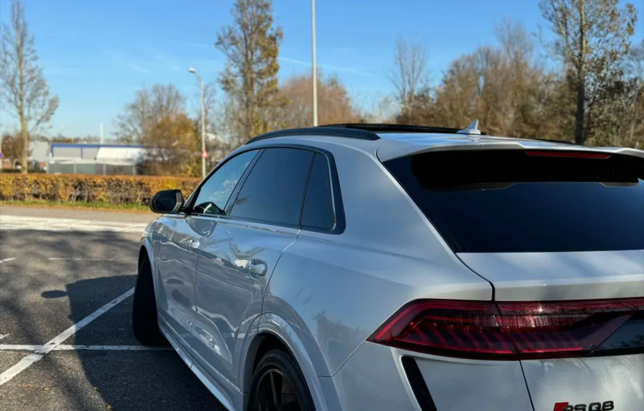 huur Audi RSQ8 Performance