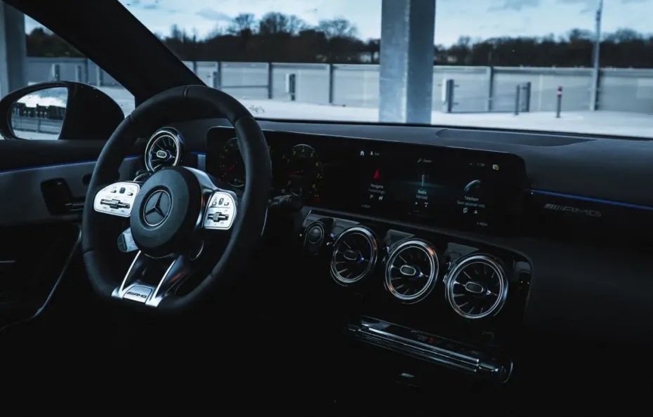 huur Mercedes Benz A45s AMG