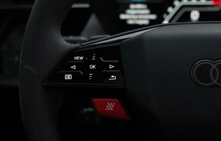 huur Audi RS3 Sportback (Kuipstoelen)